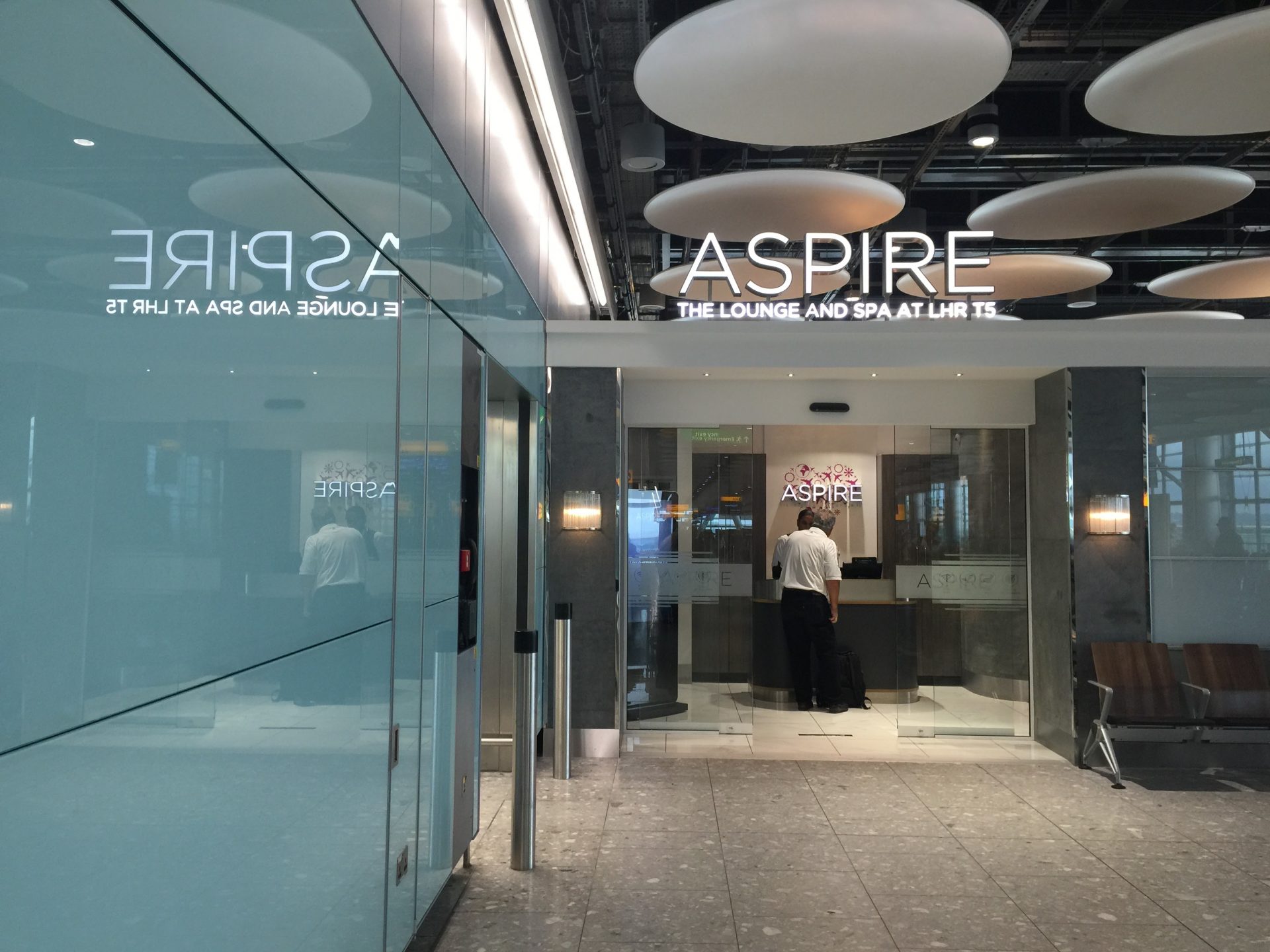 aspire lounge heathrow - Aspire Lounge London Heathrow LHR Terminal 5 review