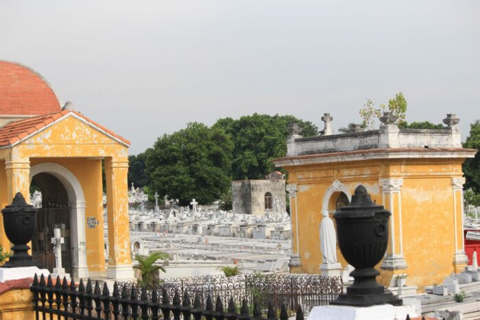 necropolis cristobal colon 700x467 - A guide to visiting Fusterlandia in Havana, Cuba