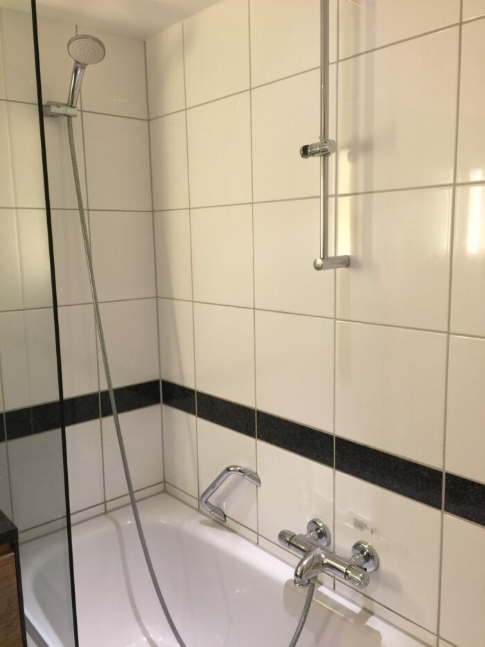 hotel skt petri shower 700x933 - Hotel Skt. Petri Copenhagen, Denmark review