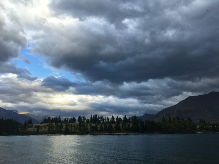 lake wakatipu dark clouds 700x525 - Air New Zealand Economy Class Airbus A320 Auckland AKL to Queenstown ZQN review