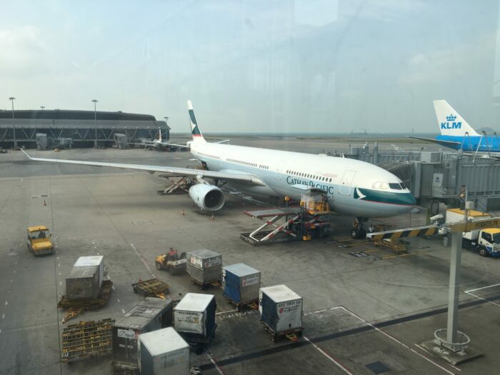 Cathay Pacific Business Class Airbus A330-300 Hong Kong HKG to Osaka KIX via Taipei review