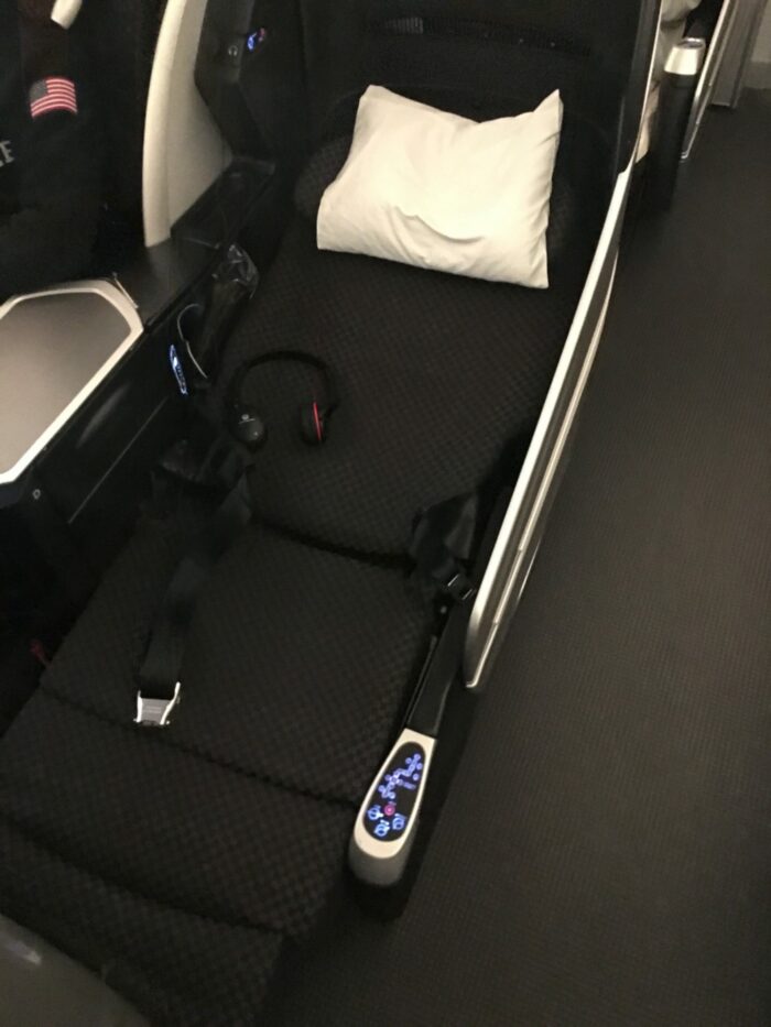 jal business class boeing 787 osaka to los angeles lie flat seat 700x933 - JAL Business Class Boeing 787 Osaka KIX to Los Angeles LAX review