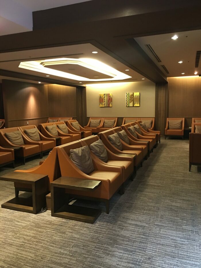 jal sakura lounge osaka seating 700x933 - JAL Sakura Lounge Osaka KIX review