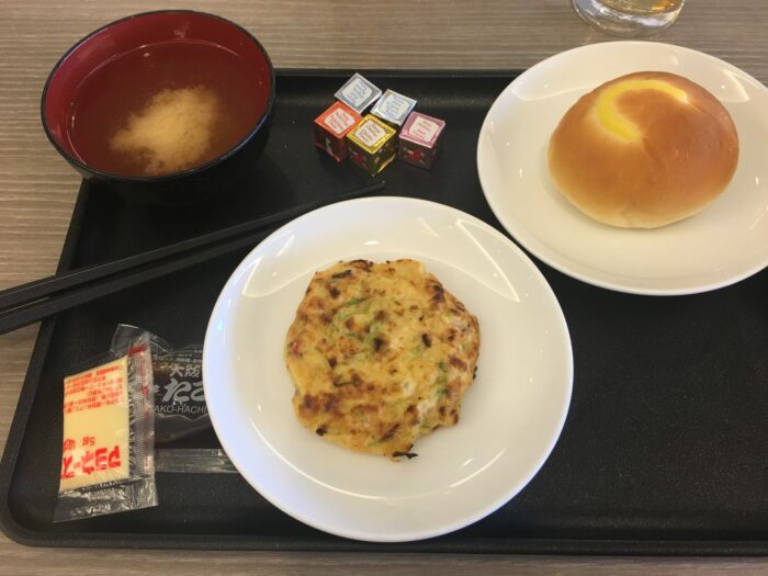 japan airlines sakura lounge osaka food 700x525 - JAL Sakura Lounge Osaka KIX review