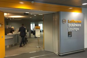 Lufthansa Business Lounge Dusseldorf DUS Airport review