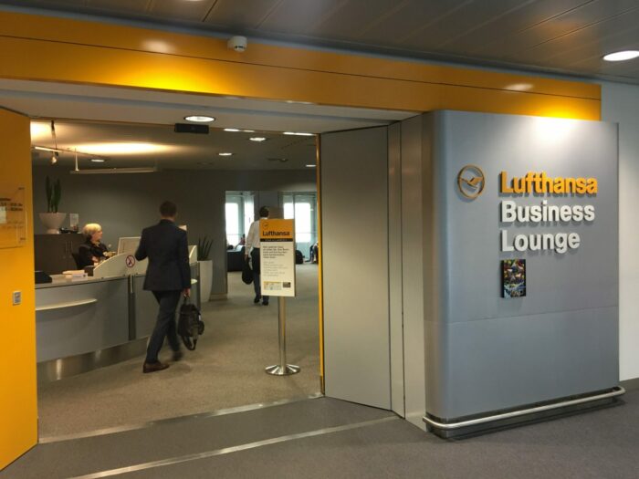 Lufthansa Business Lounge Dusseldorf DUS Airport review