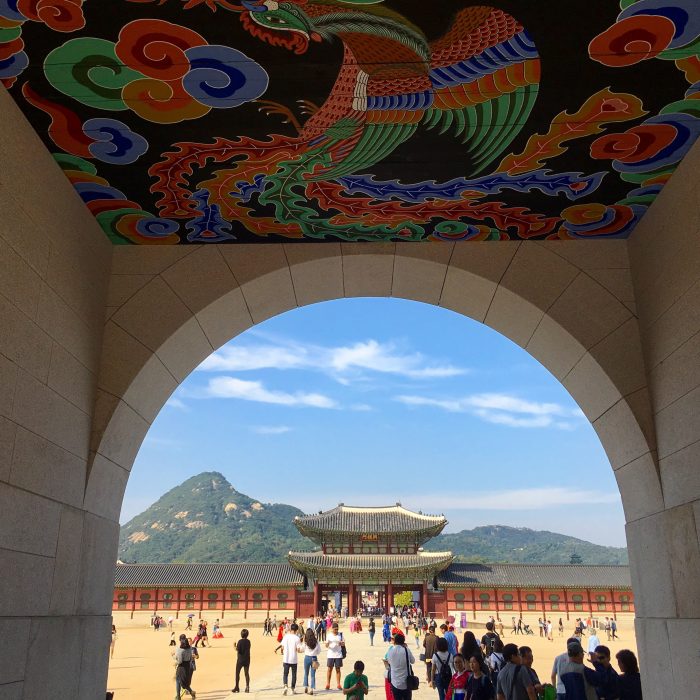 gyeongbokgung palace gwanghwamun gate 700x700