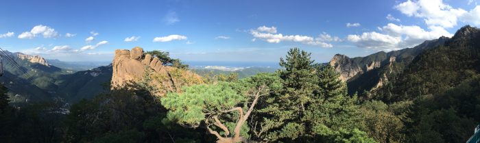 gwongeumseong panorama 700x209 - Hiking in Seoraksan National Park - Cable Car & Gwongeumseong Fortress