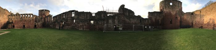 bothwell castle panorama 700x163 - A day trip from Glasgow to Bothwell Castle