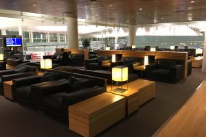 Sala VIP Joan Miró Lounge Barcelona BCN review