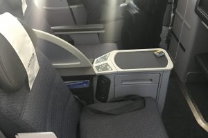 United Polaris Business Class Boeing 787-9 San Francisco SFO to Denver DEN review