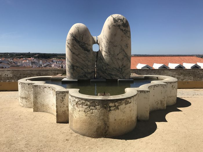 evora portugal plaza 700x525 - A day trip from Lisbon to Évora, Portugal