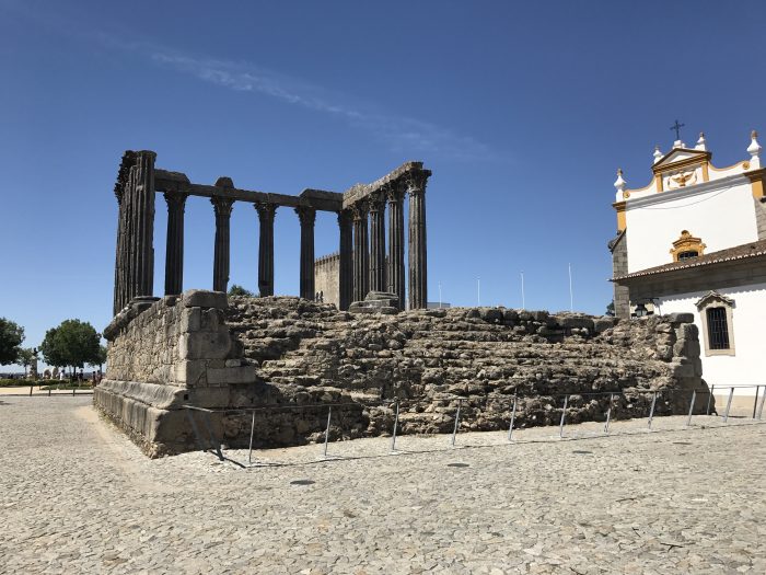 roman temple evora 700x525 - A day trip from Lisbon to Évora, Portugal