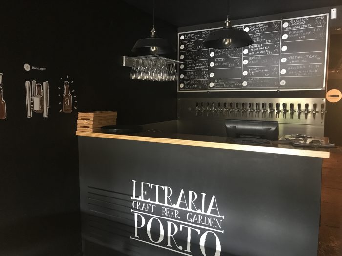 letraria craft beer garden porto 700x525 - The best craft beer in Porto, Portugal