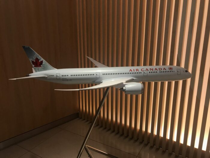 Air Canada Maple Leaf Lounge Frankfurt Airport FRA review