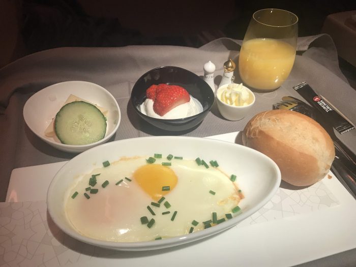 turkish airlines business class boeing 777 300er san francisco sfo istanbul ist breakfast 700x525 - Turkish Airlines Business Class Boeing 777-300ER San Francisco SFO to Istanbul IST review