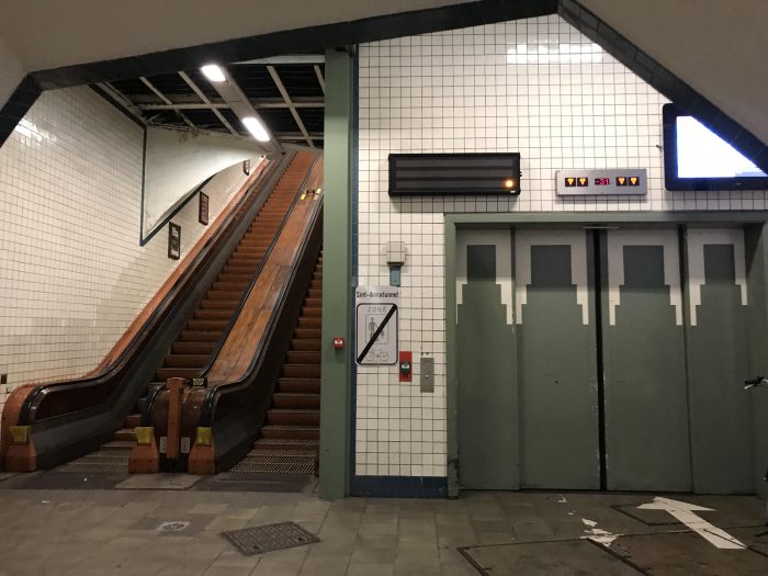 st annas tunnel escalator elevator 700x525 - A visit to St. Anna's Tunnel in Antwerp, Belgium