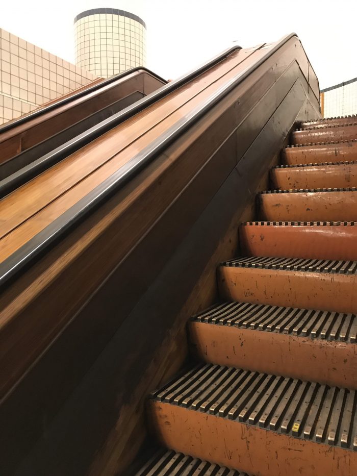 wooden escalator st annas tunnel 700x933 - A visit to St. Anna's Tunnel in Antwerp, Belgium
