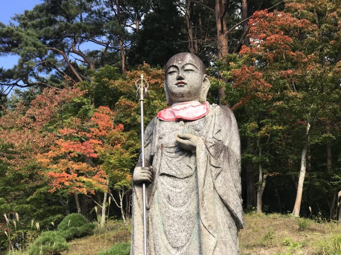 statue fukusenji gardens 700x525 - A day trip from Morioka to Tono, Japan