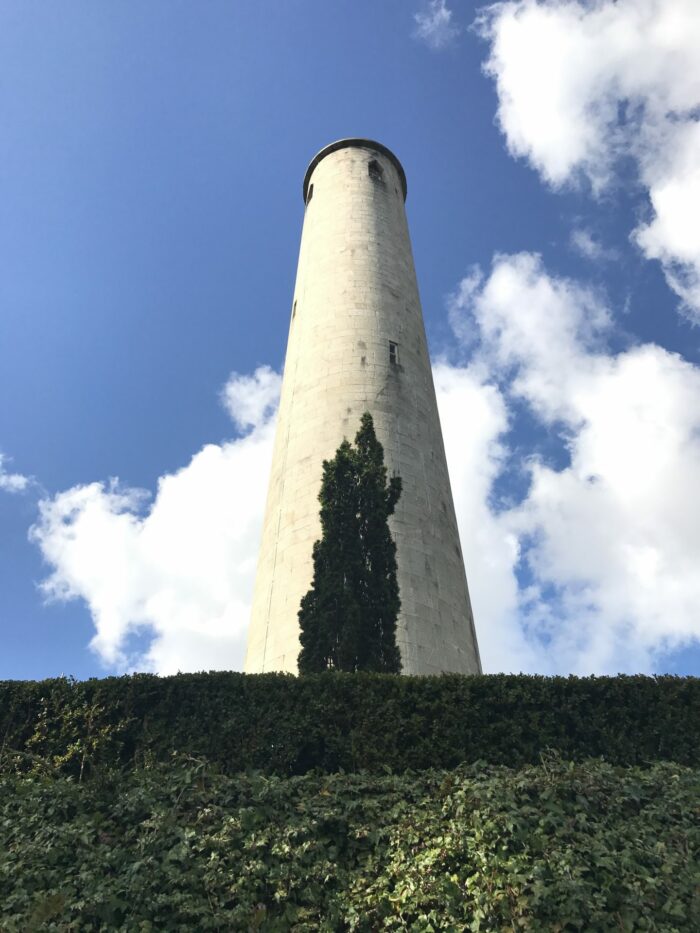oconnell tower glasnevin cemetery 700x933 - Glasnevin Cemetery - The final resting place for many famous Dubliners