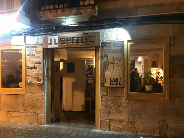tegobi bilbao 700x525 - 4 great places for craft beer in Bilbao, Spain