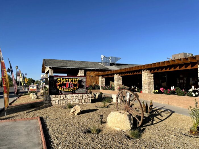 smokin js bbq beatty nevada 700x525 - Two great places for craft beer in Beatty, Nevada