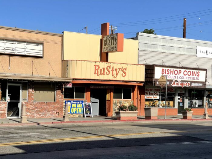 rustys saloon bishop california 700x525 - 3 great places for craft beer in Bishop, California