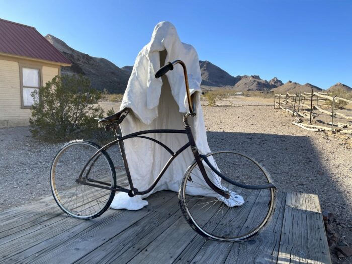ghost rider albert szukalski goldwell open air museum rhyolite 700x525 - Rhyolite, Nevada - From Gold Rush Boomtown to Ghost Town