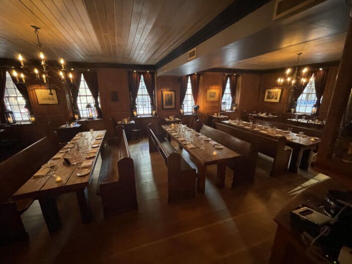 fraunces tavern restaurant 700x525 - Fraunces Tavern: American History in the Oldest Restaurant in New York City