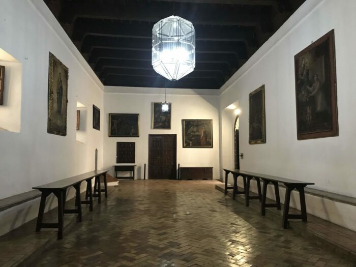 san jeronimo monastery granada hall 700x525 - San Jerónimo Monastery in Granada, Spain