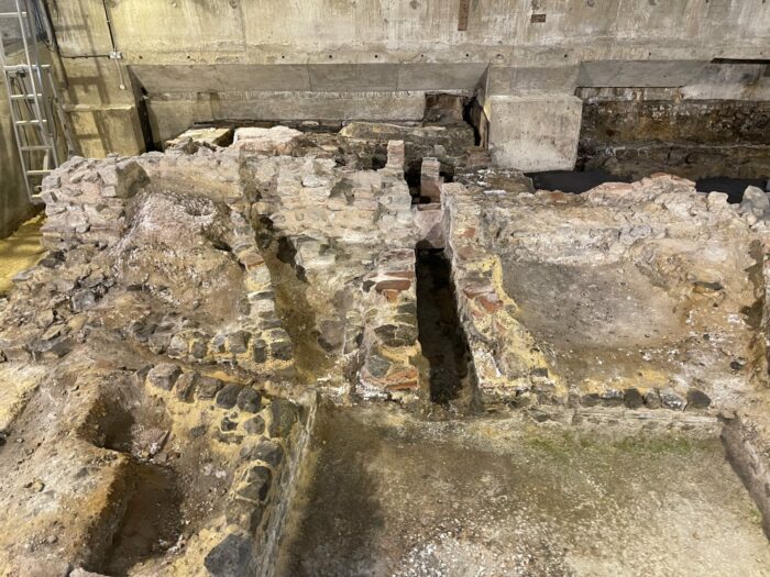 billingsgate roman baths floor heating ducts 700x525 - Billingsgate Roman House & Baths in London