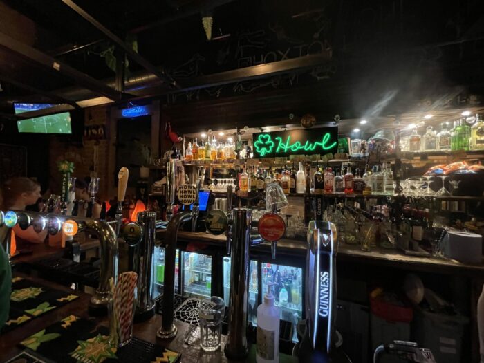 howl at the moon craft beer hoxton shoreditch 700x525 - 23 Great Places for Craft Beer in Hackney - Shoreditch - Dalston - Hoxton - Clapton - Stoke Newington -  Hackney Wick - East London