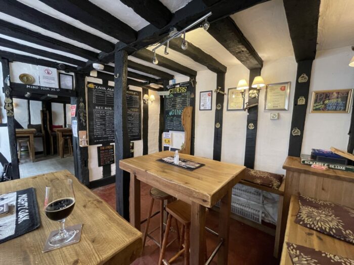 thomas tallis alehouse canterbury craft beer 700x525 - 8 Great Places for Craft Beer in Canterbury, England