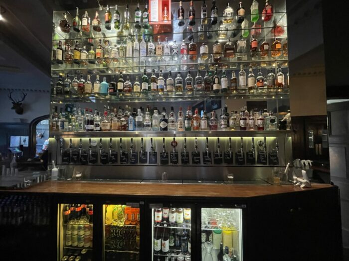 the holyrood 9a edinburgh beer bar 700x525