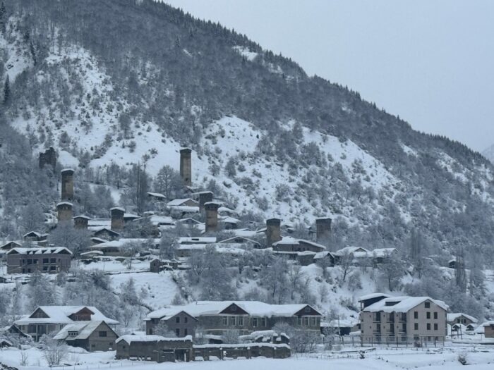 gistola hotel svaneti views 700x525