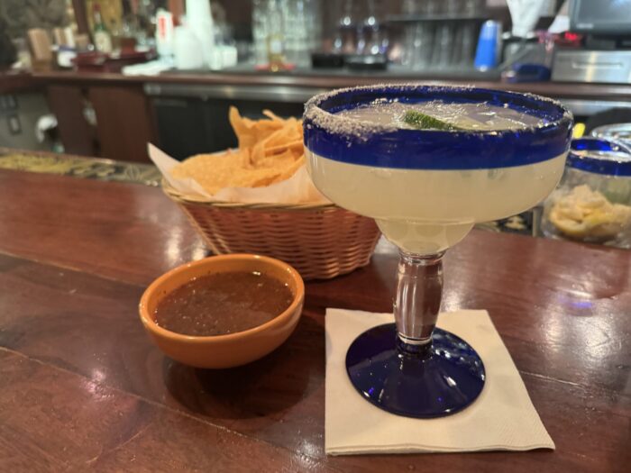 saylors restaurant bar sausalito cocktails margarita 700x525