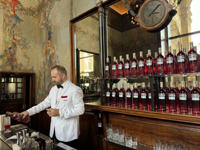 camparino en galleria cocktail bar milan 700x525
