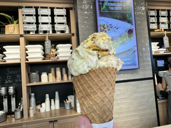 gelateria la romana best gelato milan 700x525