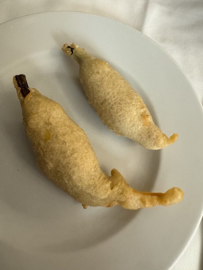 must eat foods rome fiori di zucca friti 700x933