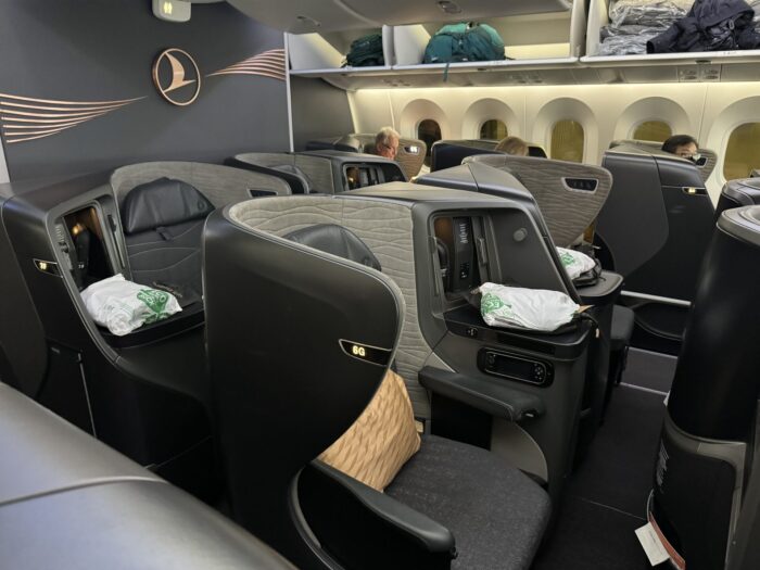 Turkish Airlines Business Class Boeing 787-9 Istanbul IST To San Francisco SFO review turkish airlines business class boeing 787 9 business class cabin 700x525