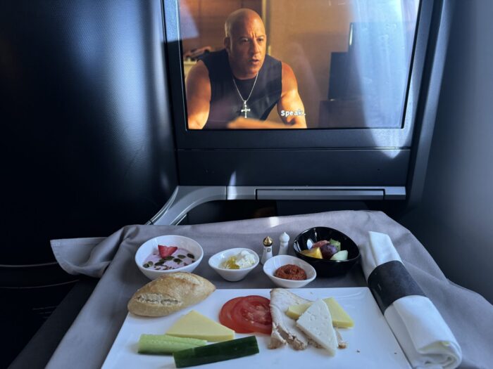 Turkish Airlines Business Class Boeing 787-9 Istanbul IST To San Francisco SFO review turkish airlines business class istanbul san francisco breakfast 700x525