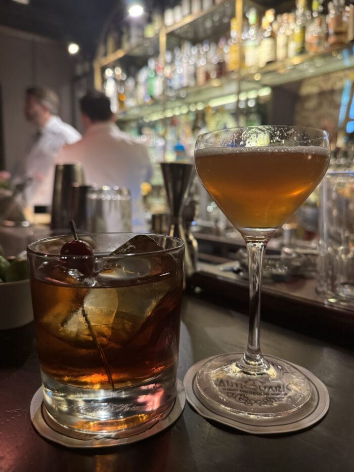 lantiquario best cocktail bar naples 700x933