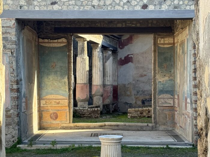 pompeii ancient roman ruins houses 700x525
