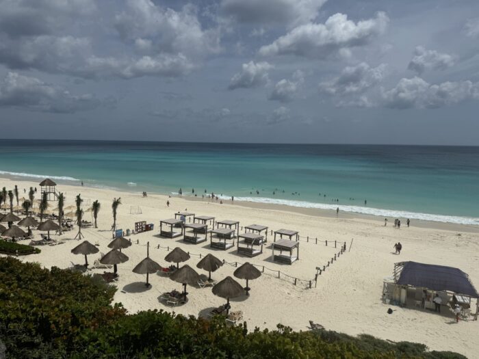 cancun beach 700x525