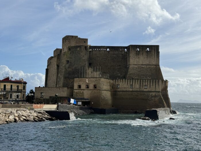 ovo castle naples 700x525