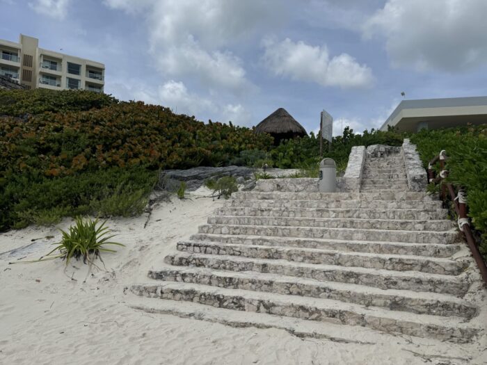 park royal cancun ruins beach stairs 700x525