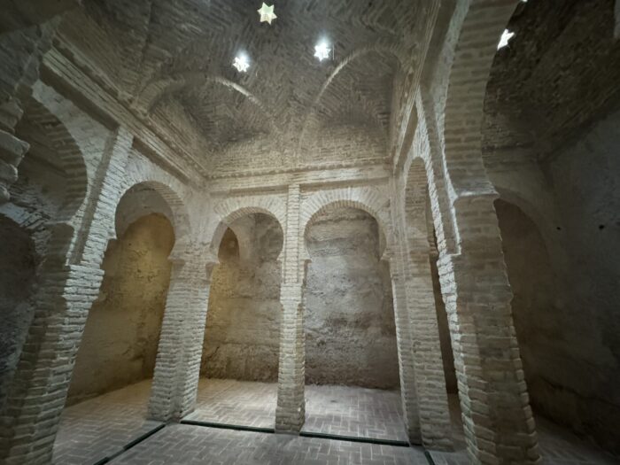 alcazar de jerez baths inside 700x525