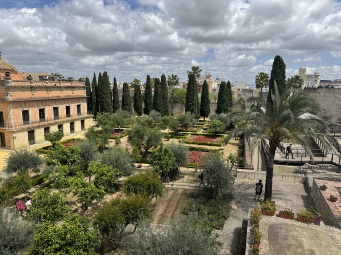 alcazar de jerez de la frontera 700x525