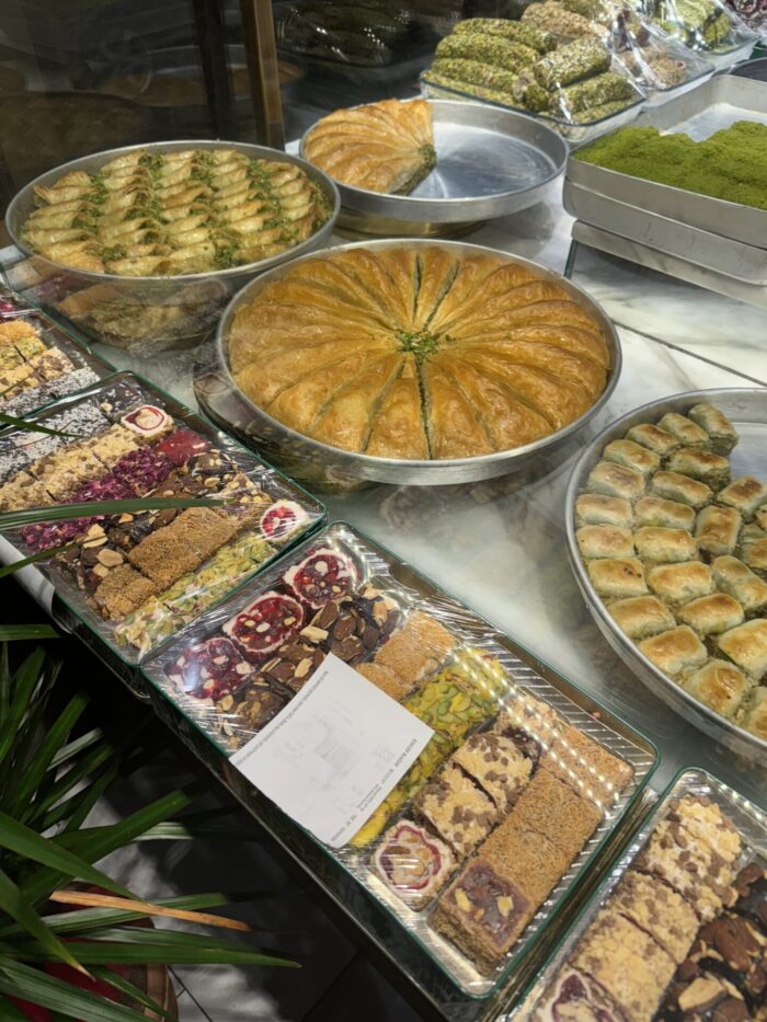 beyzade kunefe kahvalti istanbul baklava 700x933