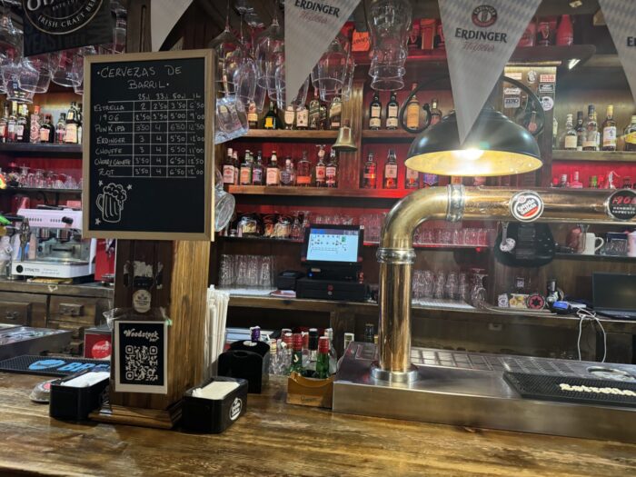 woodstock bar cadiz beer bar 700x525